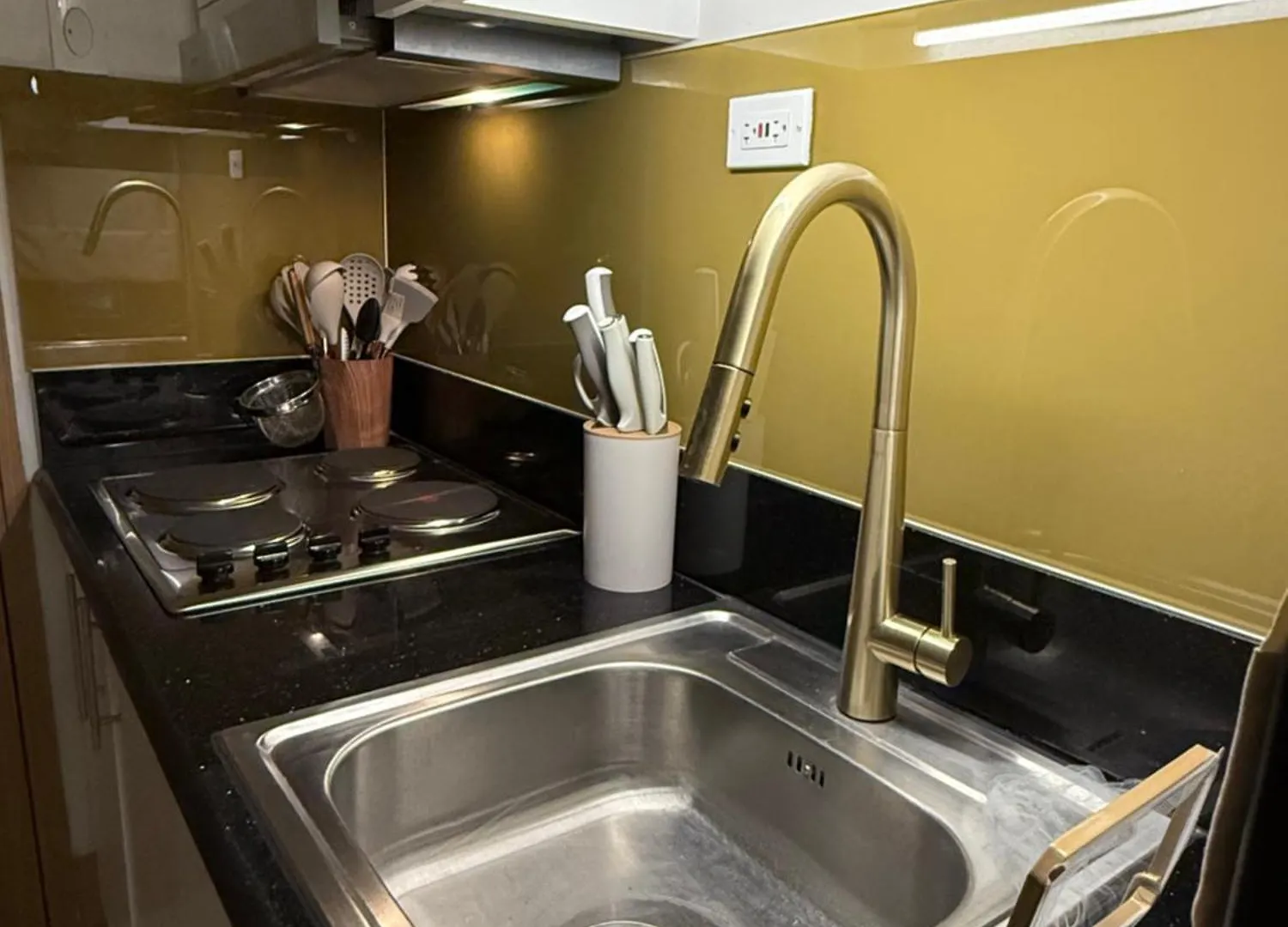Glamorous Smdc Shore 3, 5 Star Rate Bnb-Wifi-Netflix Aparthotel Manila